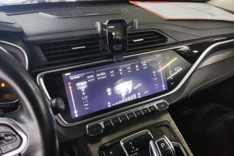 Used Geely Auto Emgrand X7 Sport 2020 1.8TD DCT Smart Connect PRO Audio And AC Panel
