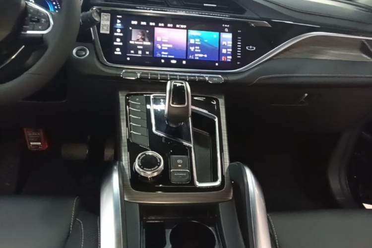Used Geely Auto Emgrand X7 Sport 2020 1.8TD DCT Smart Connect PRO Audio And AC Panel