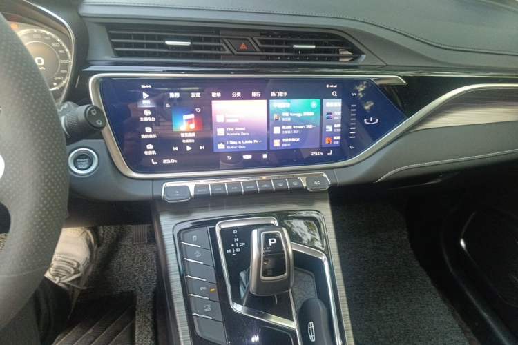 Used Geely Auto Emgrand X7 Sport 2020 1.8TD DCT ZhiZun PRO Audio And AC Panel
