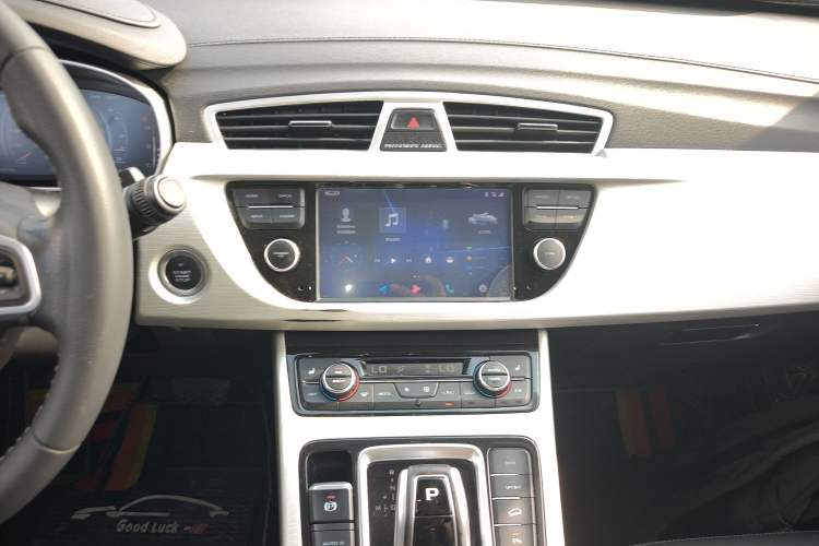 Used Geely Auto Emgrand X7 Sport 2020 1.8TD DCT Two-Wheel Drive Smart Connect 4G-Enabled Version Audio And AC Panel