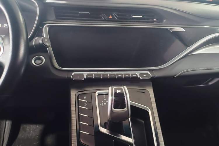 Used Geely Auto Emgrand X7 Sport 2020 1.5TD Automatic Smart Connect PRO Audio And AC Panel