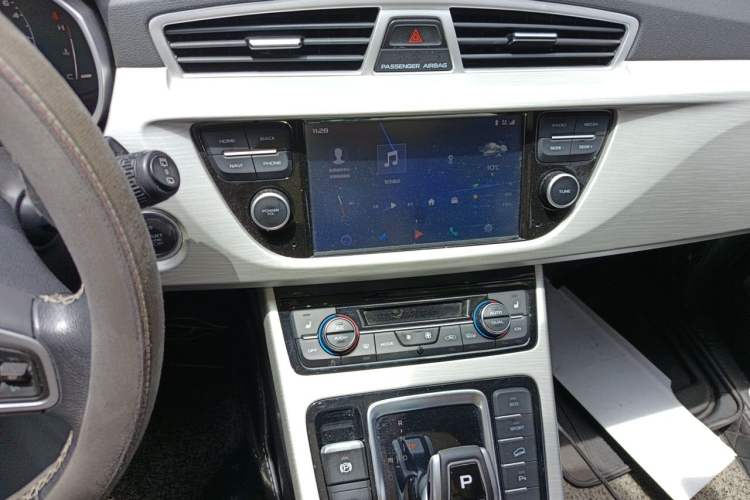 Used Geely Auto Emgrand X7 Sport 2020 1.8TD DCT Two-Wheel Drive Smart Connect 4G-Enabled Version Audio And AC Panel