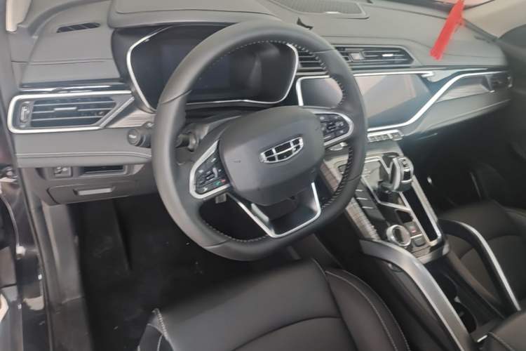 Used Geely Auto Emgrand X7 Sport 2020 1.8TD DCT Smart Connect PRO Center Console