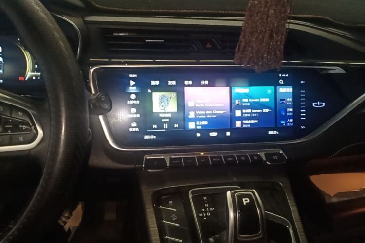 Used Geely Auto Emgrand X7 Sport 2020 1.8TD DCT Smart Connect PRO Center Console