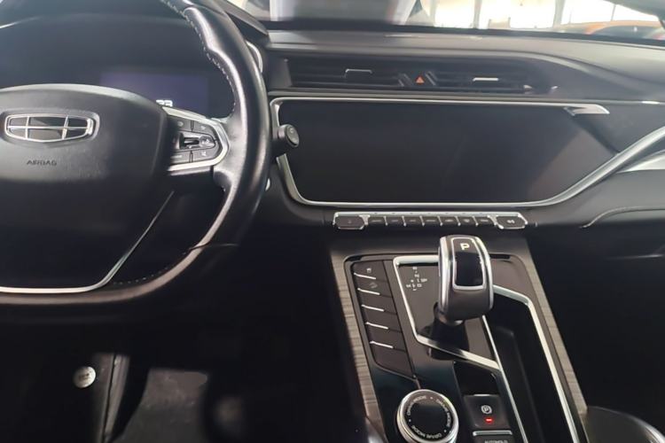 Used Geely Auto Emgrand X7 Sport 2020 1.5TD Automatic Smart Connect PRO Center Console