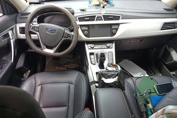 Used Geely Auto Emgrand X7 Sport 2020 1.8TD DCT Two-Wheel Drive Smart Connect 4G-Enabled Version Center Console