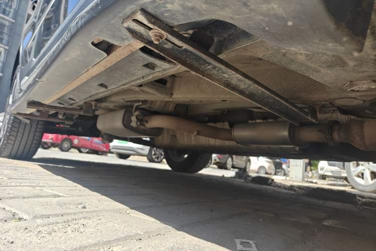 Used Geely Auto Emgrand X7 Sport 2020 1.8TD DCT Two-Wheel Drive Smart Connect 4G-Enabled Version Chassis Front Right