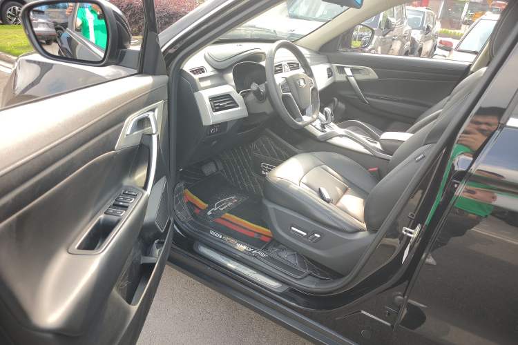 Used Geely Auto Emgrand X7 Sport 2020 1.8TD DCT Two-Wheel Drive Smart Connect 4G-Enabled Version Driver Seat