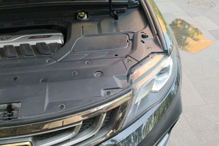 Used Geely Auto Emgrand X7 Sport 2020 1.8TD DCT Two-Wheel Drive Smart Connect 4G-Enabled Version Engine Bay Left