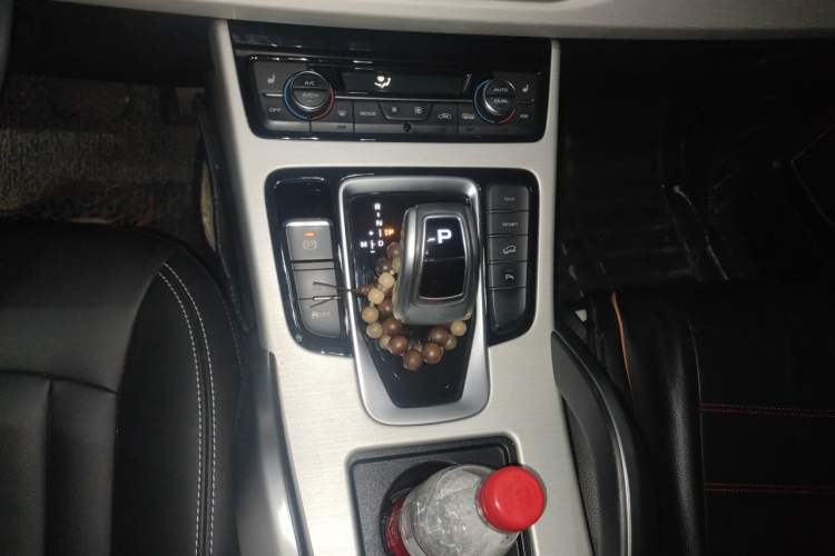 Used Geely Auto Emgrand X7 Sport 2020 1.8TD DCT Two-Wheel Drive Smart Connect 4G-Enabled Version Gear Lever