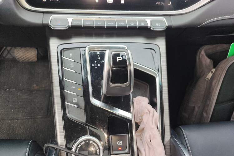 Used Geely Auto Emgrand X7 Sport 2020 1.8TD DCT ZhiZun PRO Gear Lever
