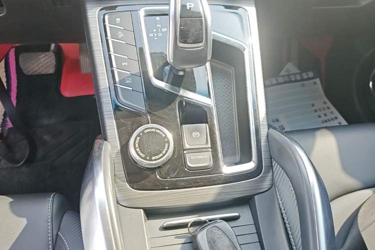 Used Geely Auto Emgrand X7 Sport 2020 1.8TD DCT ZhiZun PRO Gear Lever