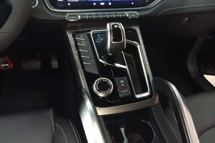 Used Geely Auto Emgrand X7 Sport 2020 1.8TD DCT Smart Connect PRO Gear Lever