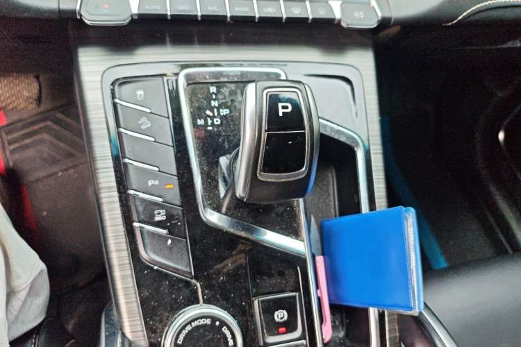 Used Geely Auto Emgrand X7 Sport 2020 1.8TD DCT Smart PRO Gear Lever