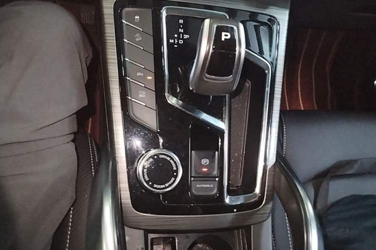 Used Geely Auto Emgrand X7 Sport 2020 1.8TD DCT Smart PRO Gear Lever