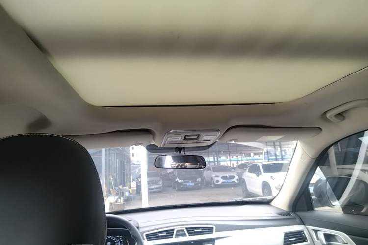 Used Geely Auto Emgrand X7 Sport 2020 1.8TD DCT Two-Wheel Drive Smart Connect 4G-Enabled Version Headliner