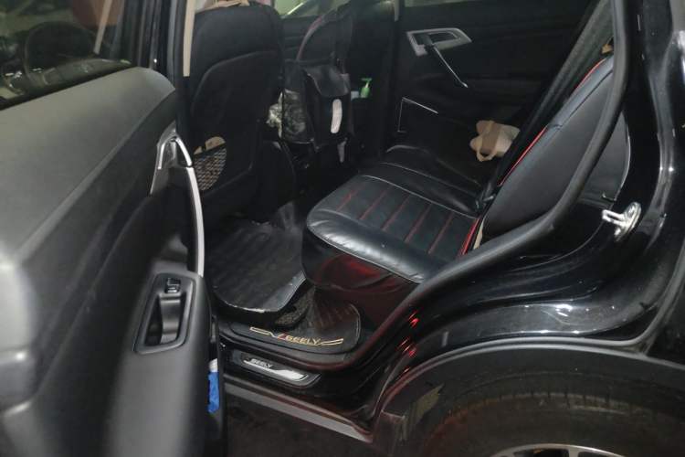 Used Geely Auto Emgrand X7 Sport 2020 1.8TD DCT Two-Wheel Drive Smart Connect 4G-Enabled Version Left Rear Seat