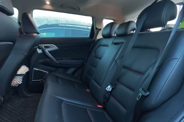 Used Geely Auto Emgrand X7 Sport 2020 1.8TD DCT Two-Wheel Drive Smart Connect 4G-Enabled Version Left Rear Seat