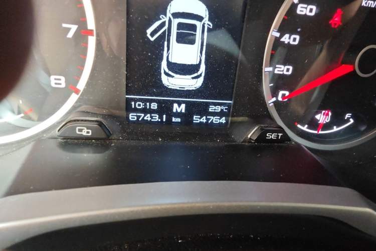 Used Geely Auto Emgrand X7 Sport 2020 1.8TD Manual Two-Wheel Drive Elite Version Odometer Close Up