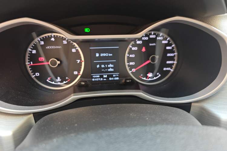Used Geely Auto Emgrand X7 Sport 2020 1.8TD Manual Two-Wheel Drive Elite Version Odometer Close Up