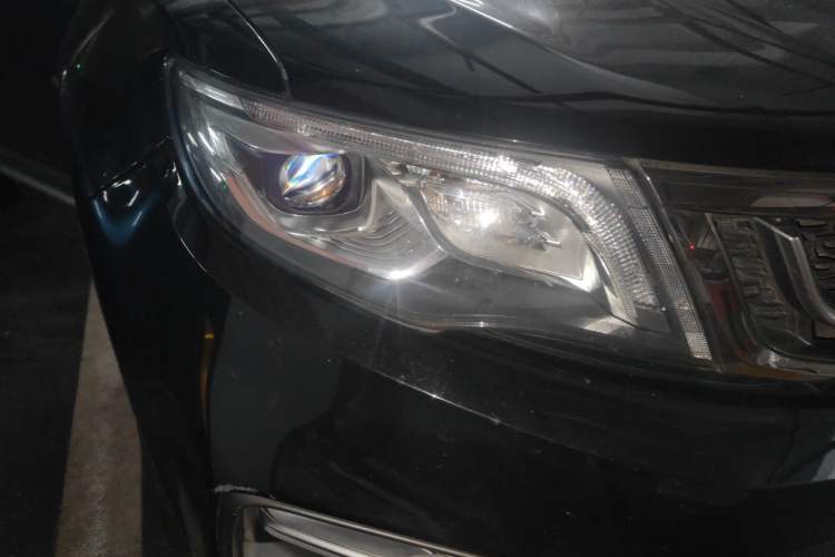 Used Geely Auto Emgrand X7 Sport 2020 1.8TD DCT Two-Wheel Drive Smart Connect 4G-Enabled Version Right Front Headlight