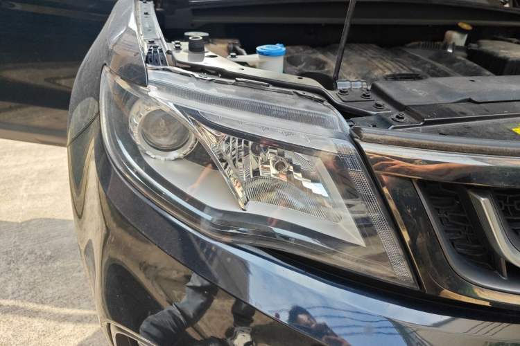 Used Geely Auto Emgrand X7 Sport 2020 1.8TD Manual Two-Wheel Drive Elite Version Right Front Headlight