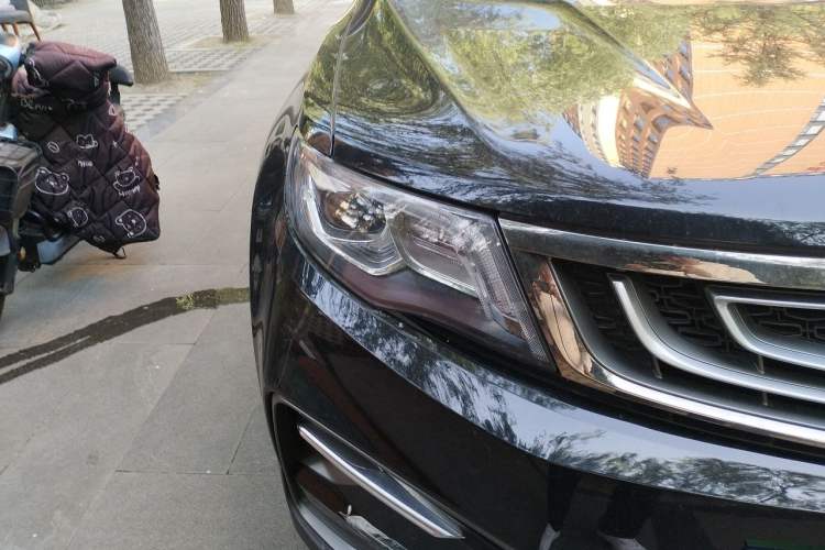 Used Geely Auto Emgrand X7 Sport 2020 1.8TD DCT Two-Wheel Drive Smart Connect 4G-Enabled Version Right Front Headlight