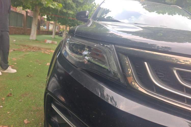 Used Geely Auto Emgrand X7 Sport 2020 1.8TD DCT Two-Wheel Drive Smart Connect 4G-Enabled Version Right Front Headlight