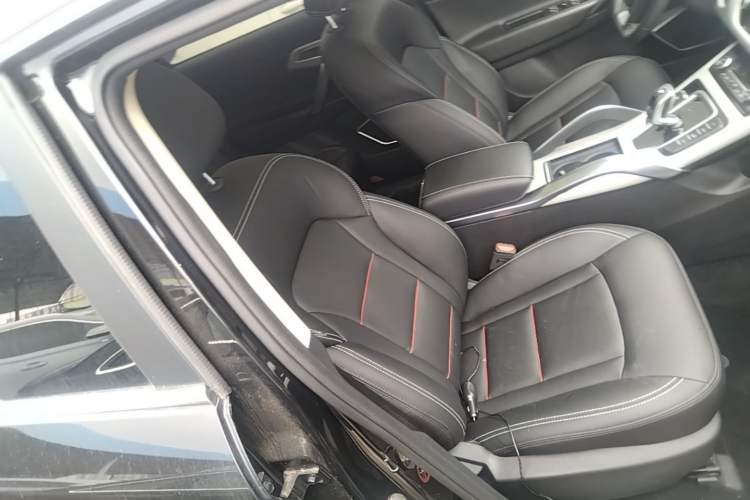 Used Geely Auto Emgrand X7 Sport 2020 1.8TD DCT Two-Wheel Drive Smart Connect 4G-Enabled Version Right Front Seat