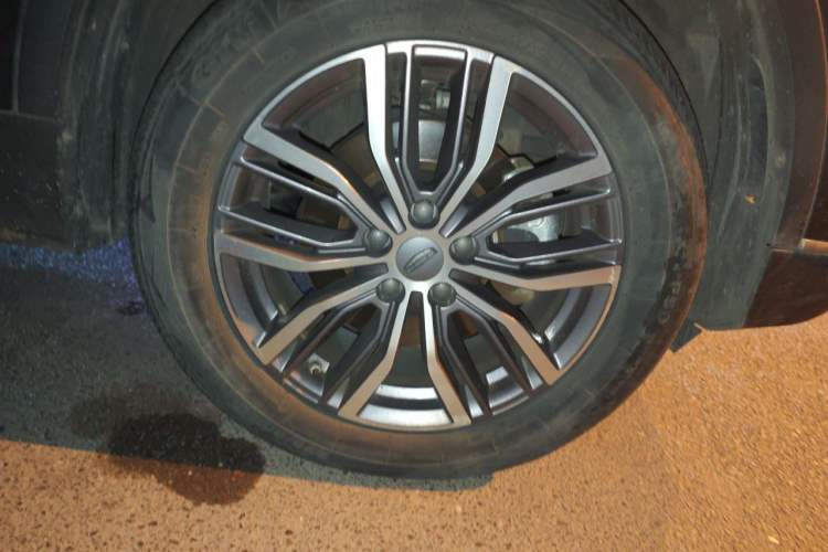 Used Geely Auto Emgrand X7 Sport 2020 1.8TD DCT ZhiZun PRO Right Front Wheel Hub