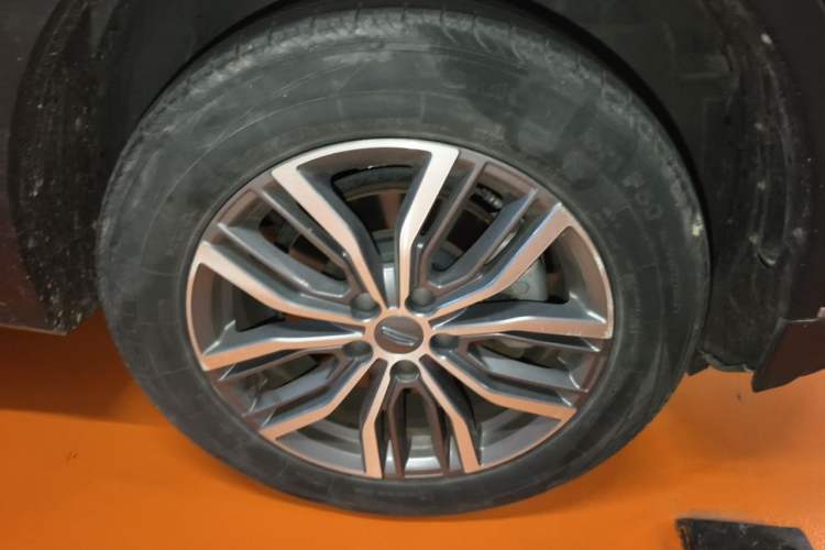 Used Geely Auto Emgrand X7 Sport 2020 1.5TD Automatic Smart Connect PRO Right Front Wheel Hub