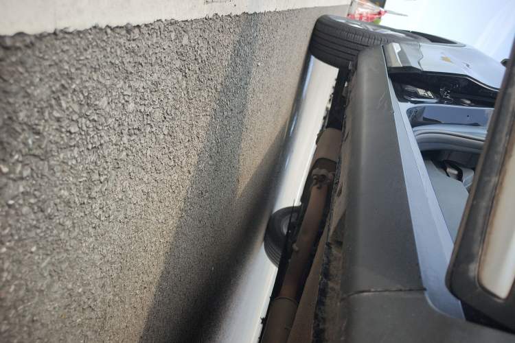 Used Geely Auto Emgrand X7 Sport 2020 1.8TD DCT Two-Wheel Drive Smart Connect 4G-Enabled Version Right Side Sill