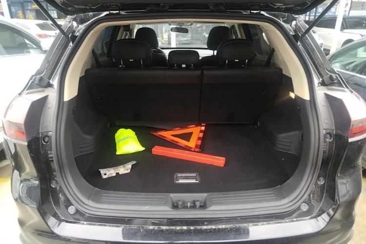 Used Geely Auto Emgrand X7 Sport 2020 1.8TD DCT Two-Wheel Drive Smart Connect 4G-Enabled Version Trunk