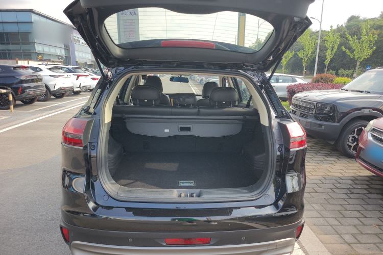 Used Geely Auto Emgrand X7 Sport 2020 1.8TD DCT Two-Wheel Drive Smart Connect 4G-Enabled Version Trunk