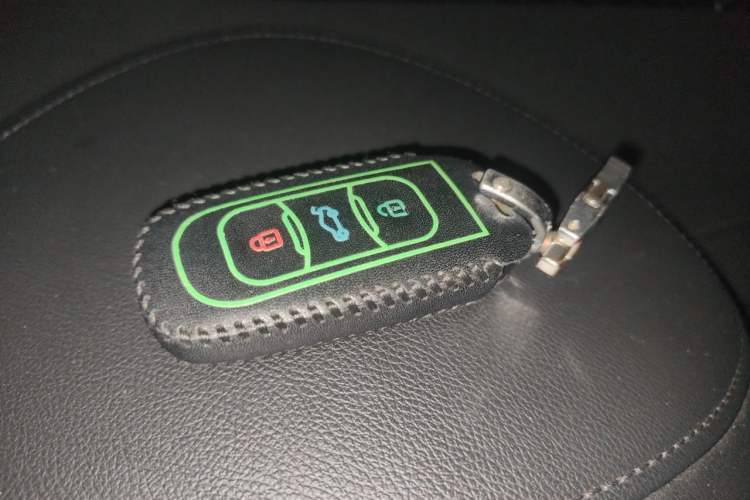 Used Geely Auto Emgrand X7 Sport 2020 1.8TD DCT Two-Wheel Drive Smart Connect 4G-Enabled Version Vehicle Key
