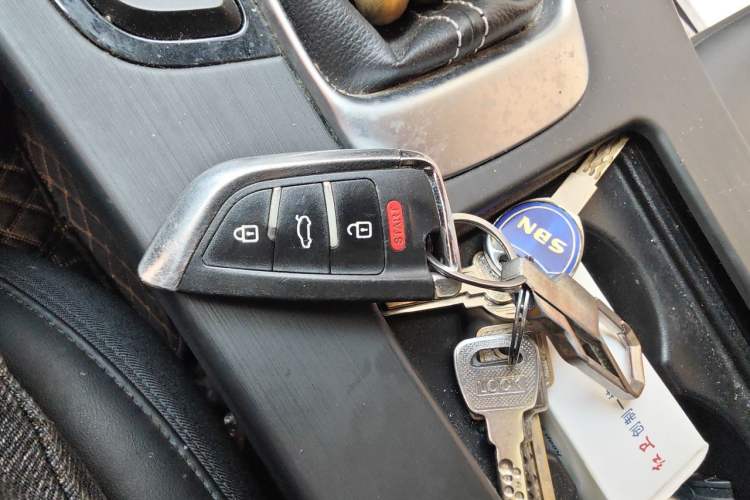 Used Geely Auto Emgrand X7 Sport 2020 1.8TD Manual Two-Wheel Drive Elite Version Vehicle Key