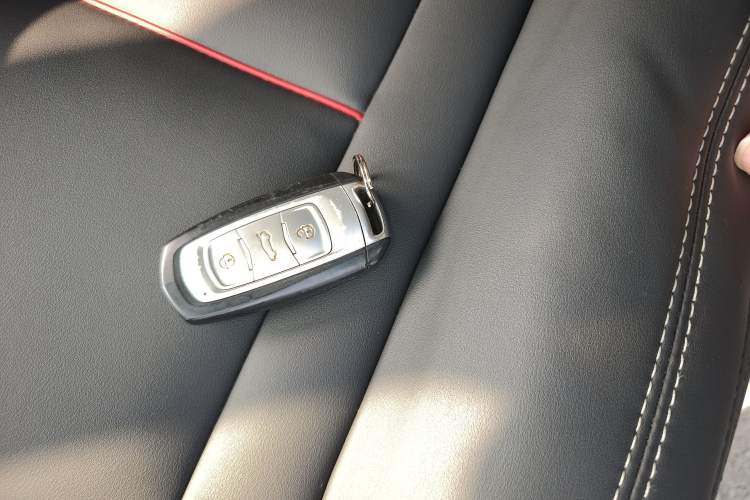 Used Geely Auto Emgrand X7 Sport 2020 1.8TD DCT Two-Wheel Drive Smart Connect 4G-Enabled Version Vehicle Key