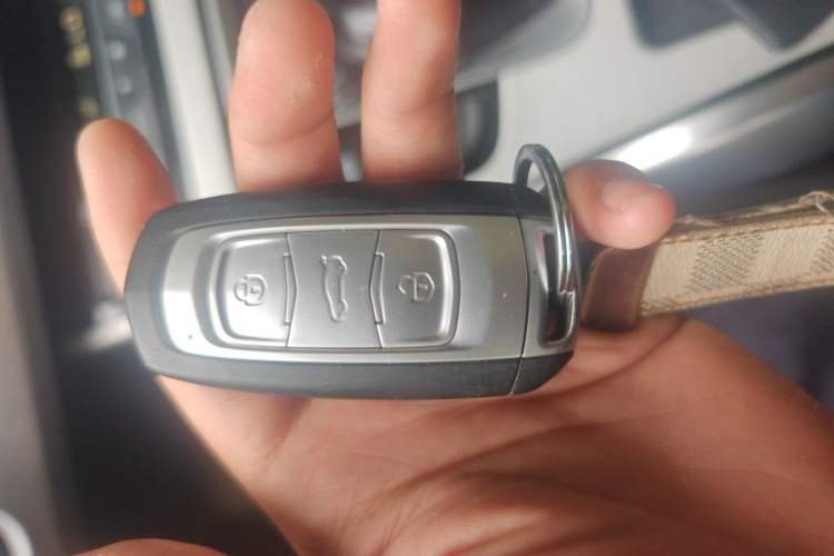 Used Geely Auto Emgrand X7 Sport 2020 1.8TD DCT Two-Wheel Drive Smart Connect 4G-Enabled Version Vehicle Key