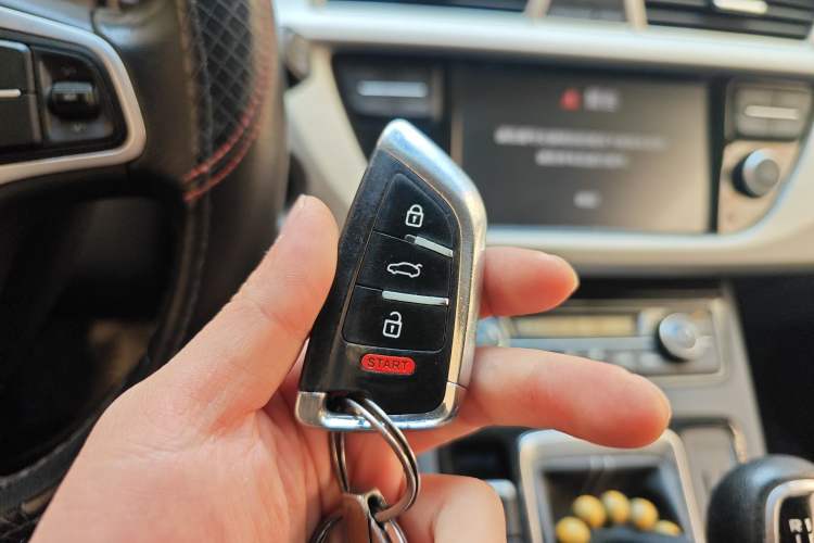 Used Geely Auto Emgrand X7 Sport 2020 1.8TD Manual Two-Wheel Drive Elite Version Vehicle Key