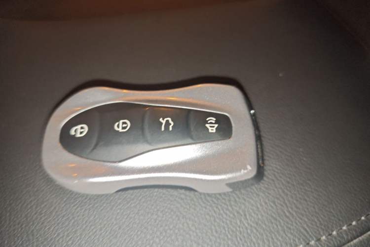 Used Geely Auto Emgrand X7 Sport 2020 1.8TD DCT ZhiZun PRO Vehicle Key