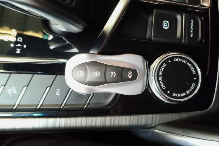 Used Geely Auto Emgrand X7 Sport 2020 1.8TD DCT ZhiZun PRO Vehicle Key