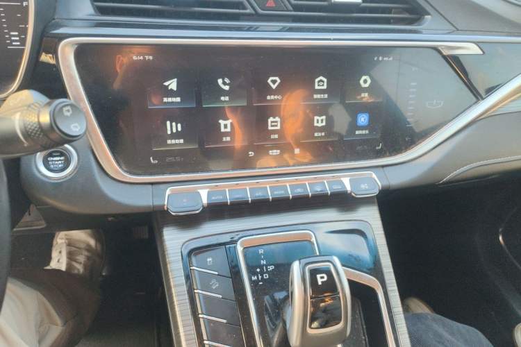 Used Geely Auto Emgrand X7 Sport 2020 1.5TD Automatic Smart Connect PRO Audio And AC Panel