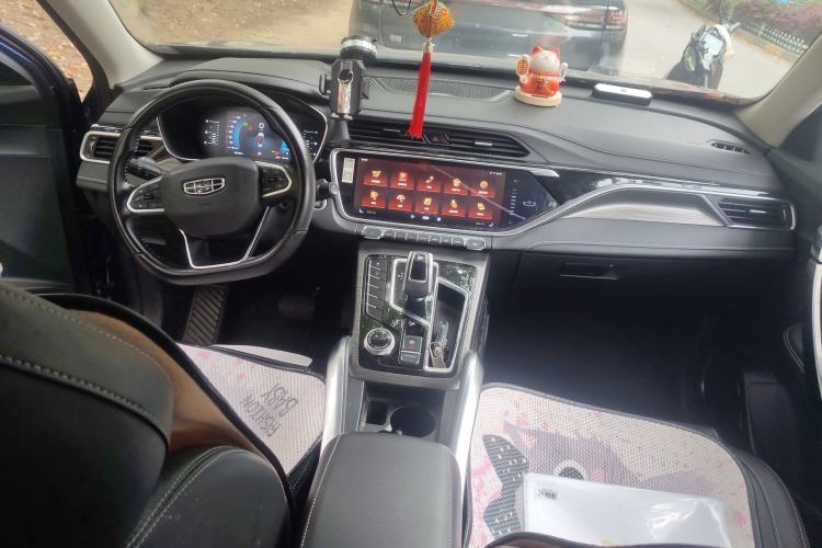 Used Geely Auto Emgrand X7 Sport 2020 1.5TD Automatic Smart Connect PRO Center Console