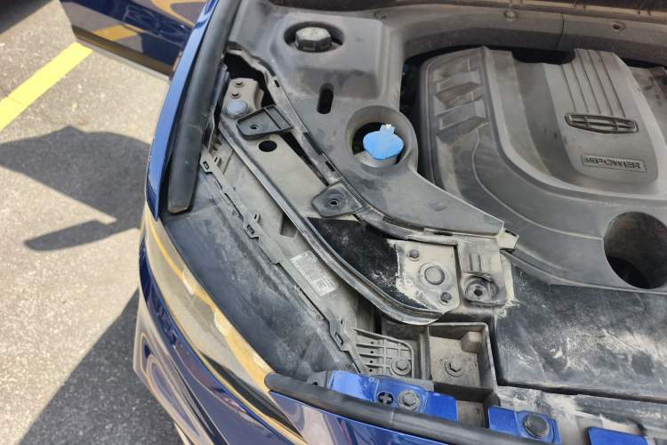 Used Geely Auto Emgrand X7 Sport 2020 1.5TD Automatic Smart Connect PRO Engine Bay Right