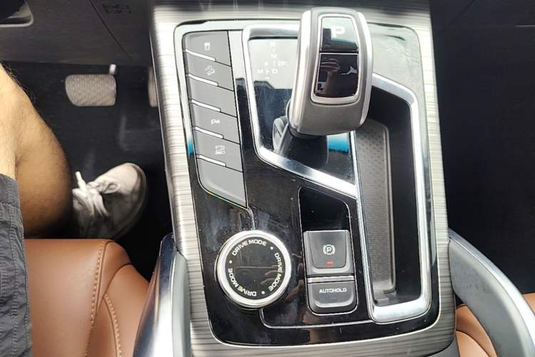 Used Geely Auto Emgrand X7 Sport 2020 1.8TD DCT Zhi Ling PRO Gear Lever