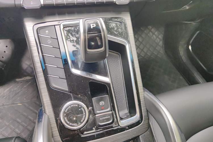 Used Geely Auto Emgrand X7 Sport 2020 1.5TD Automatic Smart Connect PRO Gear Lever