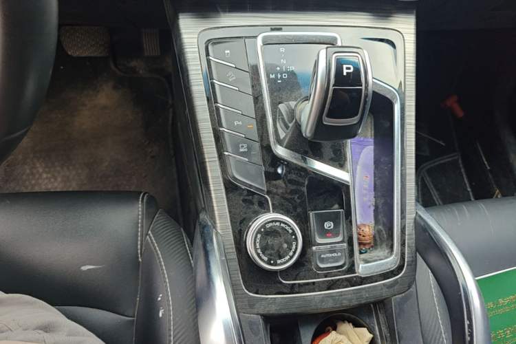 Used Geely Auto Emgrand X7 Sport 2020 1.8TD DCT Smart PRO Gear Lever