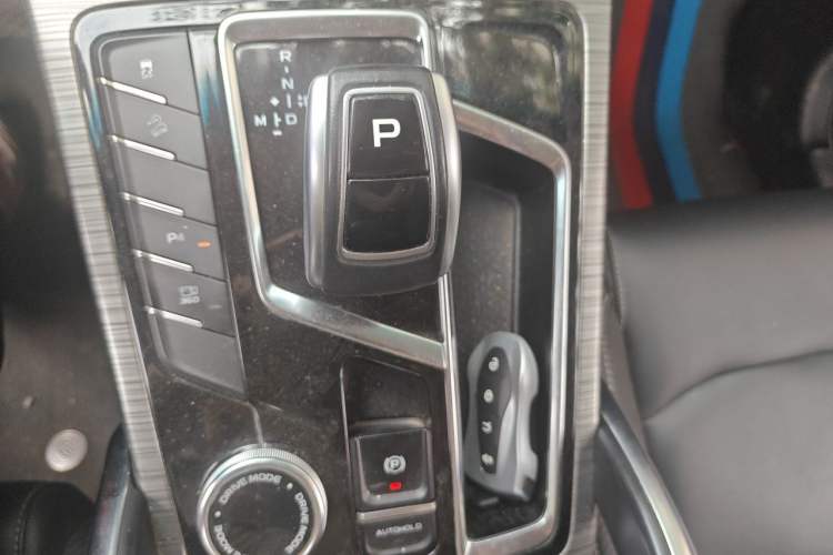 Used Geely Auto Emgrand X7 Sport 2020 1.8TD DCT Smart PRO Gear Lever