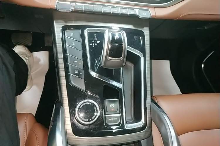 Used Geely Auto Emgrand X7 Sport 2020 1.8TD DCT Zhi Ling PRO Gear Lever