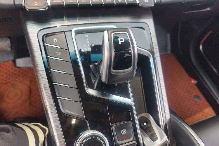Used Geely Auto Emgrand X7 Sport 2020 1.5TD Automatic Smart Connect PRO Gear Lever